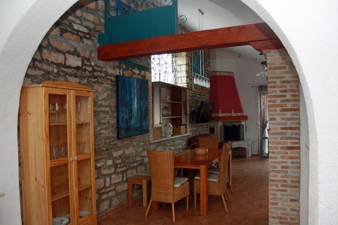 "Art House" Rovinj-Holiday, Holiday Home To Rent Rovinjsko Selo Exterior photo